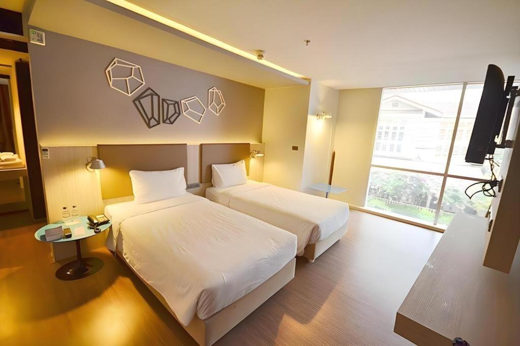 The Heritage Silom Hotel Bangkok Bagian luar foto