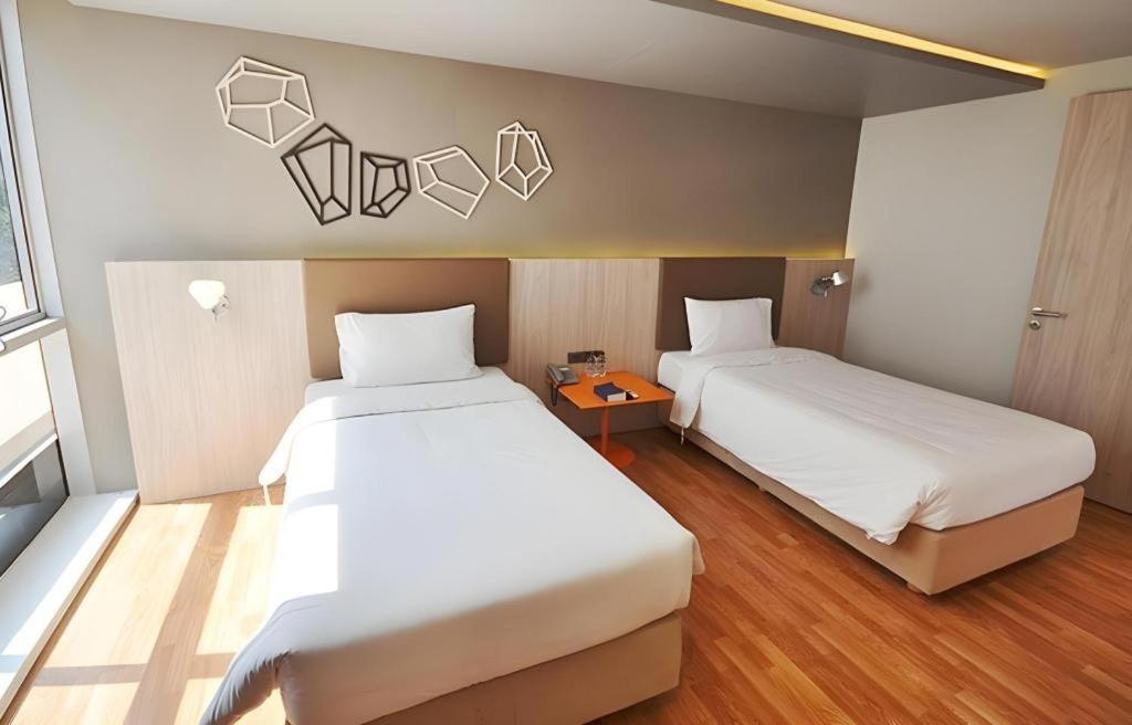 The Heritage Silom Hotel Bangkok Bagian luar foto