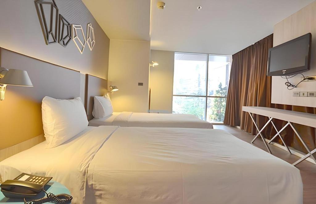 The Heritage Silom Hotel Bangkok Bagian luar foto