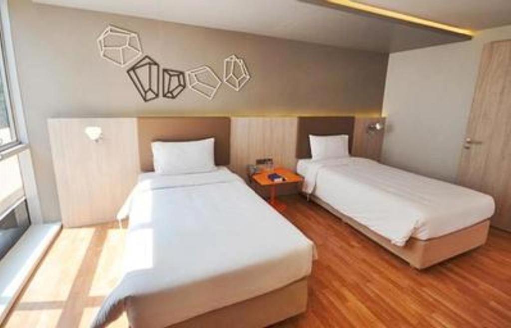 The Heritage Silom Hotel Bangkok Bagian luar foto