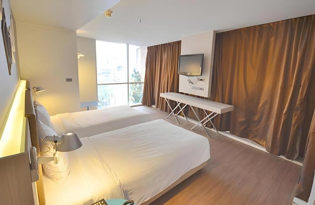 The Heritage Silom Hotel Bangkok Bagian luar foto