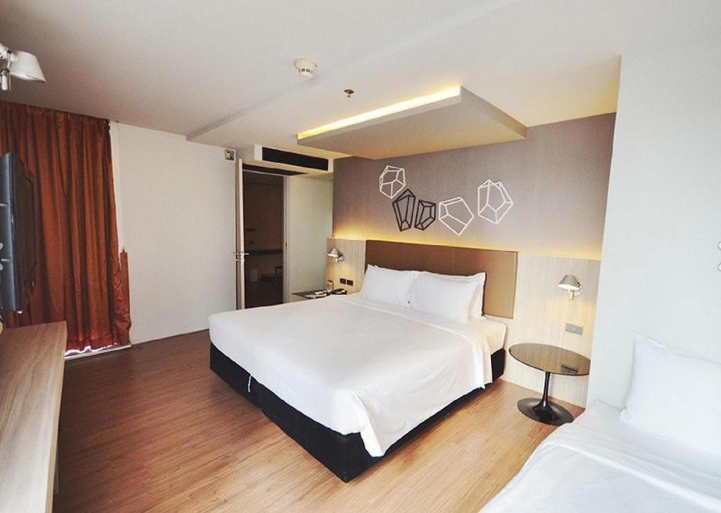 The Heritage Silom Hotel Bangkok Bagian luar foto