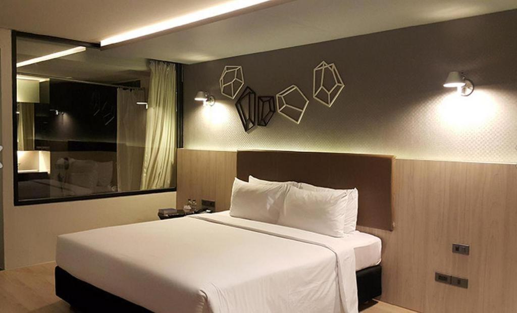The Heritage Silom Hotel Bangkok Bagian luar foto