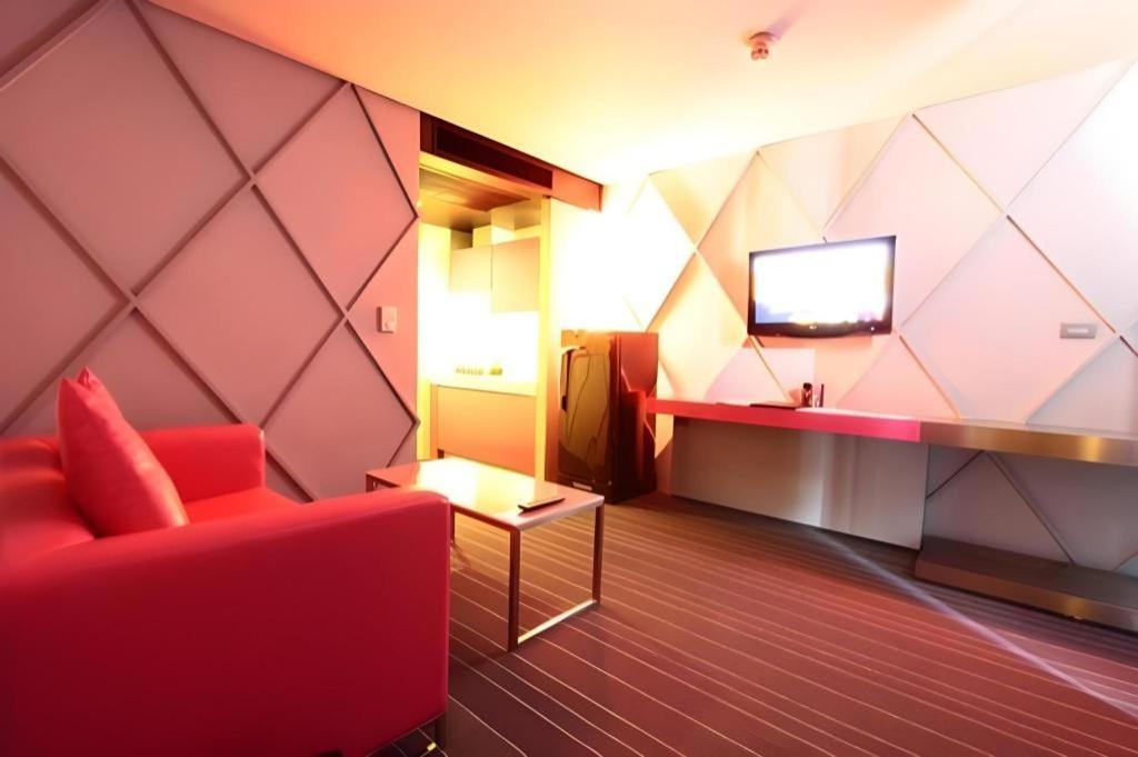 The Heritage Silom Hotel Bangkok Bagian luar foto