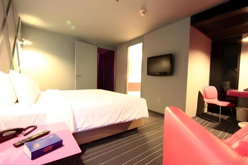 The Heritage Silom Hotel Bangkok Bagian luar foto