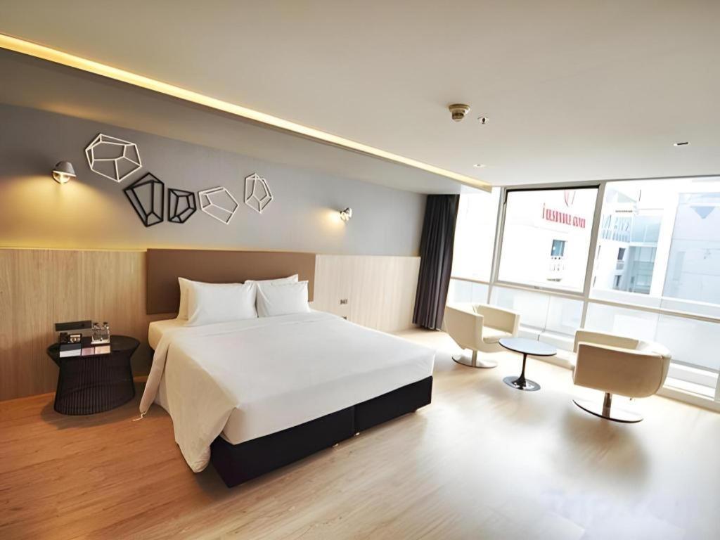 The Heritage Silom Hotel Bangkok Bagian luar foto